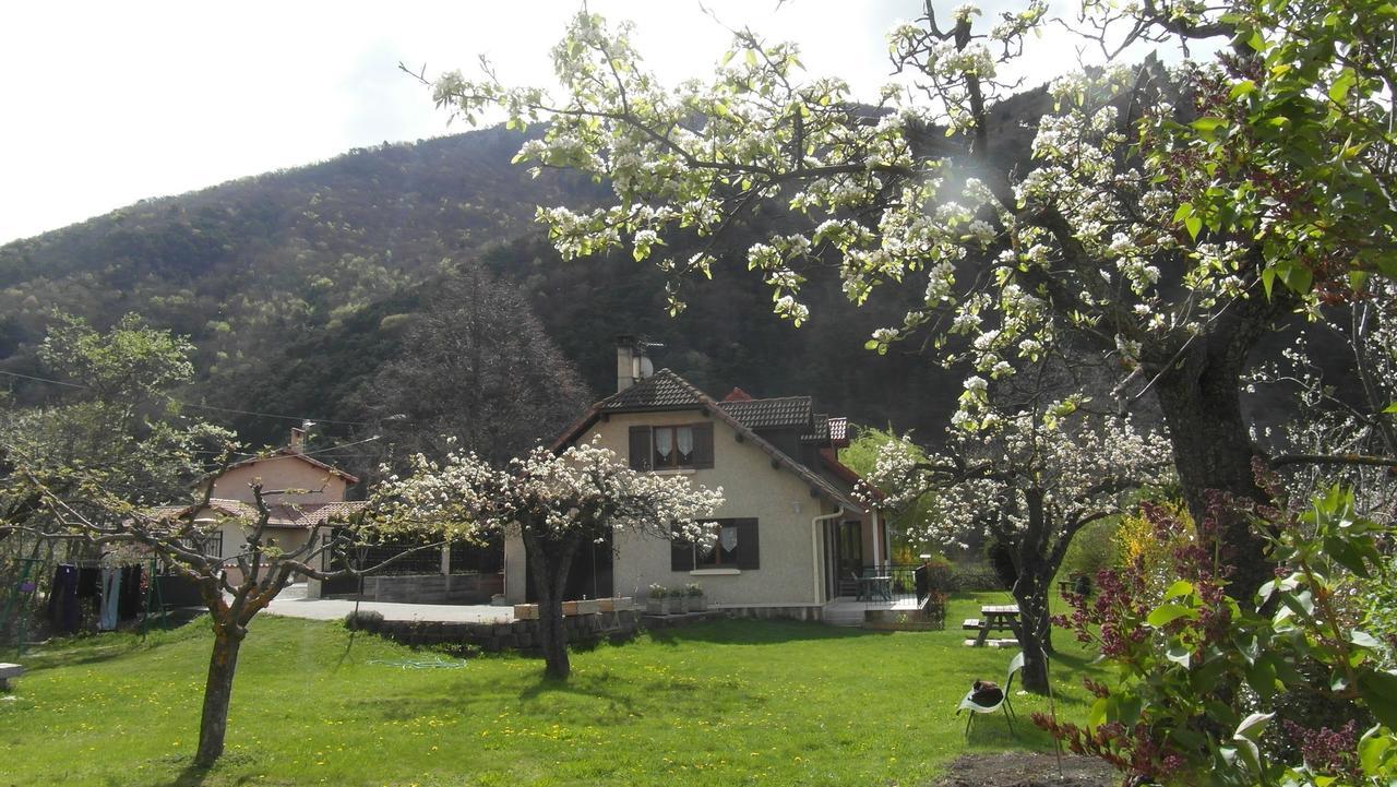 Au Vieux Tilleul Bed & Breakfast Veynes ภายนอก รูปภาพ
