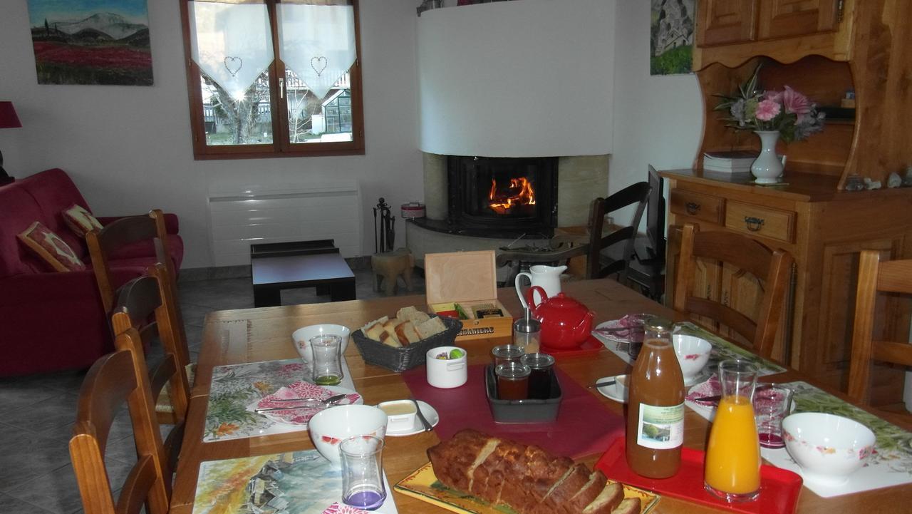 Au Vieux Tilleul Bed & Breakfast Veynes ภายนอก รูปภาพ